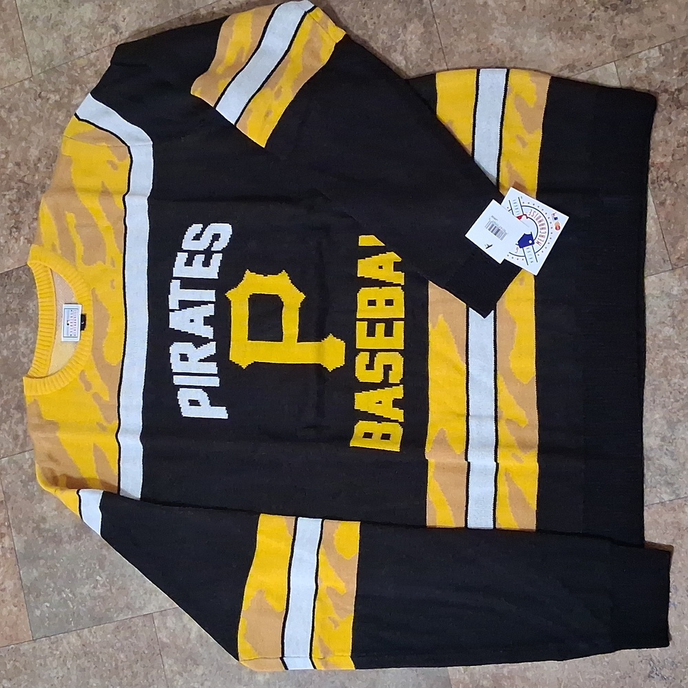 New. Men's Genuine Merchandise Pittsburgh Pirates Sweater. Size Large.